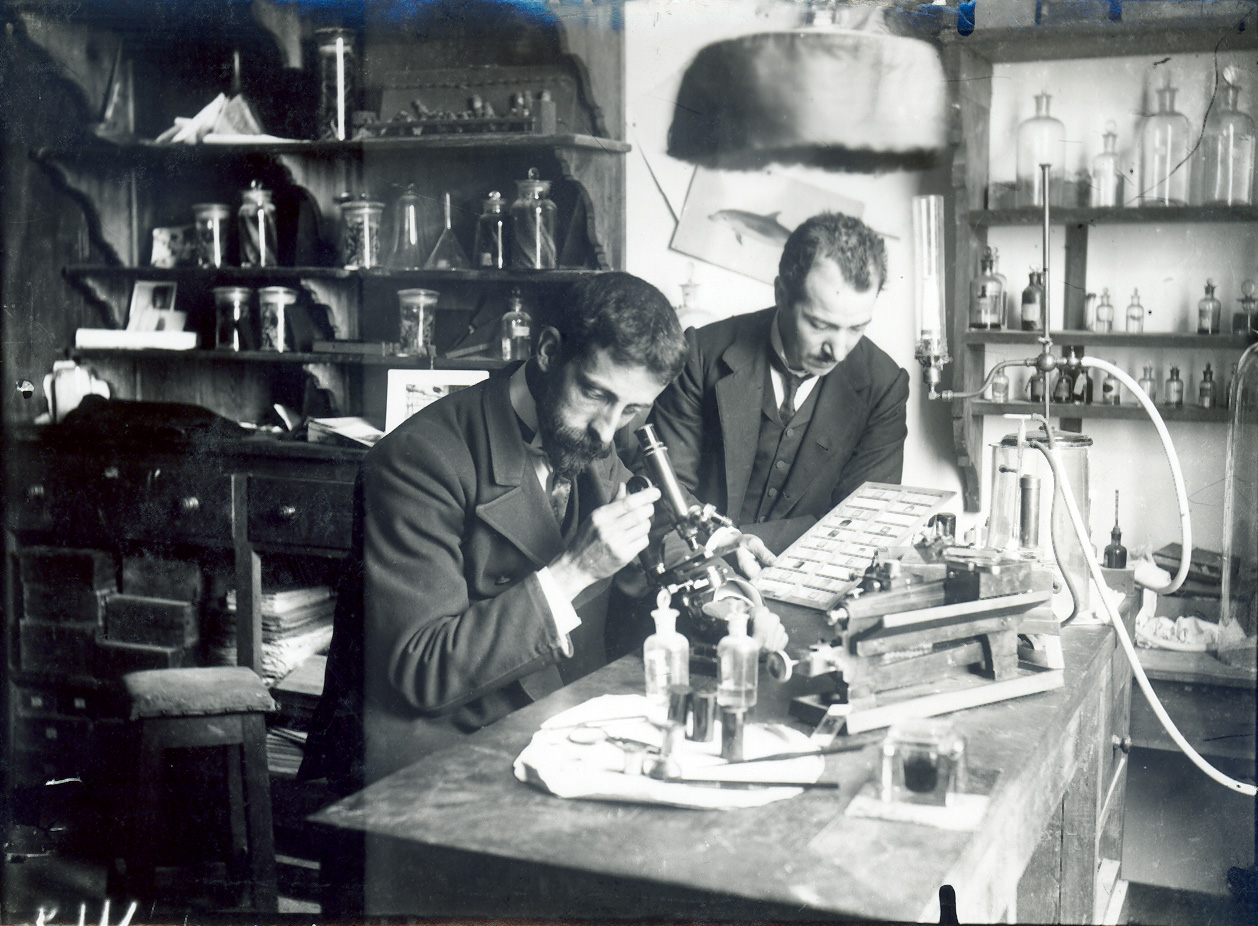 José Rioja en el laboratorio de Santander